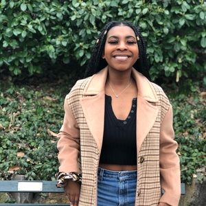 Meet your Posher, Simone